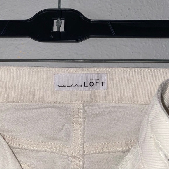 Ann Taylor LOFT Curvy Skinny corduroy cream
white pants - Picture 3 of 8